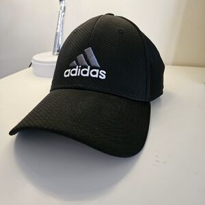 🖤🤍🖤🤍 ADIDAS Climalite hat. Size S/M